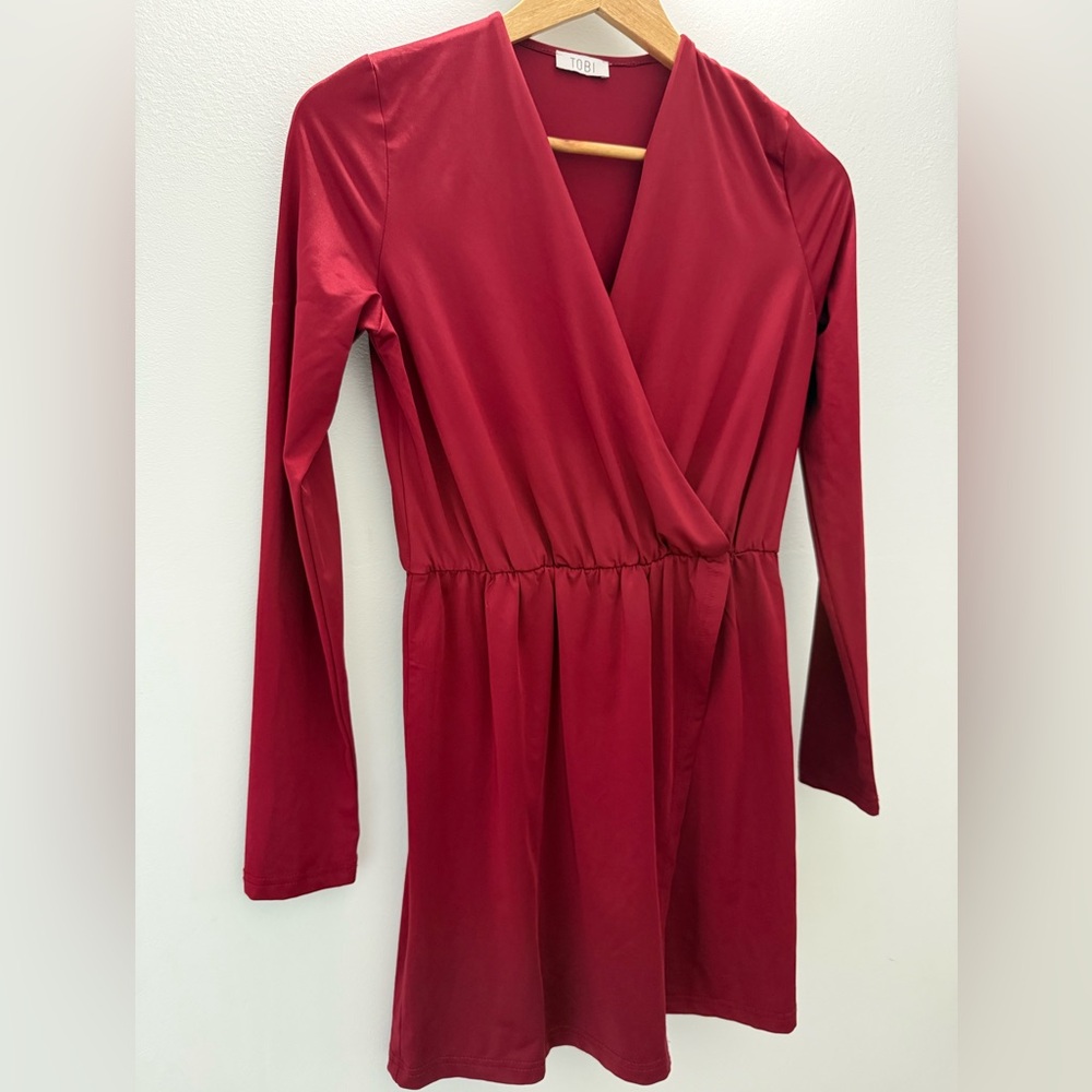 Tobi Long Sleeve Wrap Dress in Burgundy